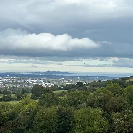 Valley View In The Woods On A Farm Кемпинг